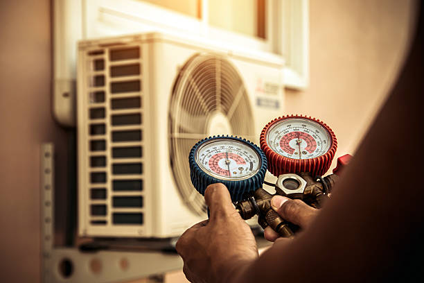 Professional Hvac technician working in Morrow, OH